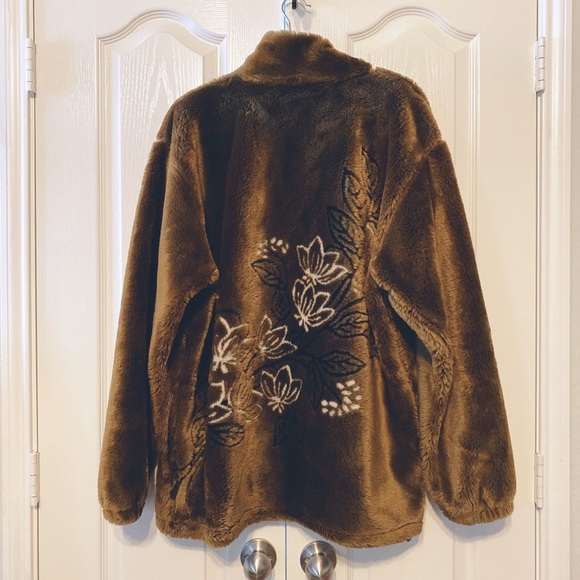 Coastlines woman’s Brown Faux Fur Jacket Size XL - Picture 2 of 12